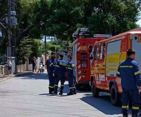 Πυρκαγιά σε κολώνα ΔΕΔΔΗΕ στο Κρυονέρι